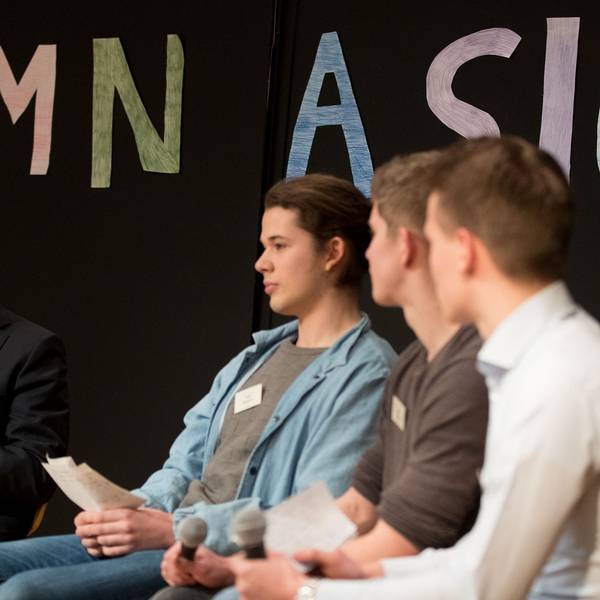 Podiumsdiskussion in Schule