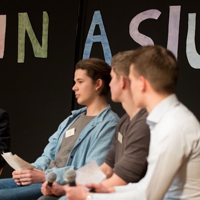 Podiumsdiskussion in Schule
