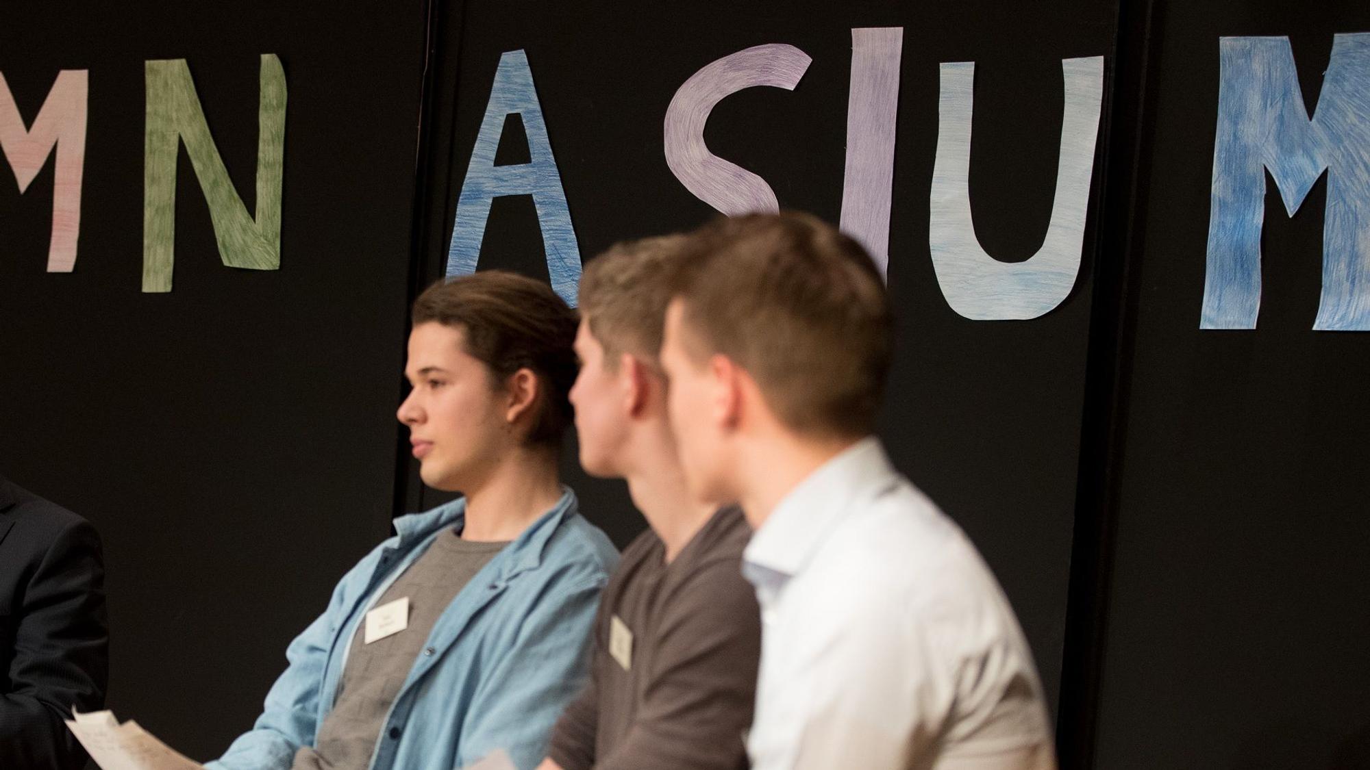 Podiumsdiskussion in Schule