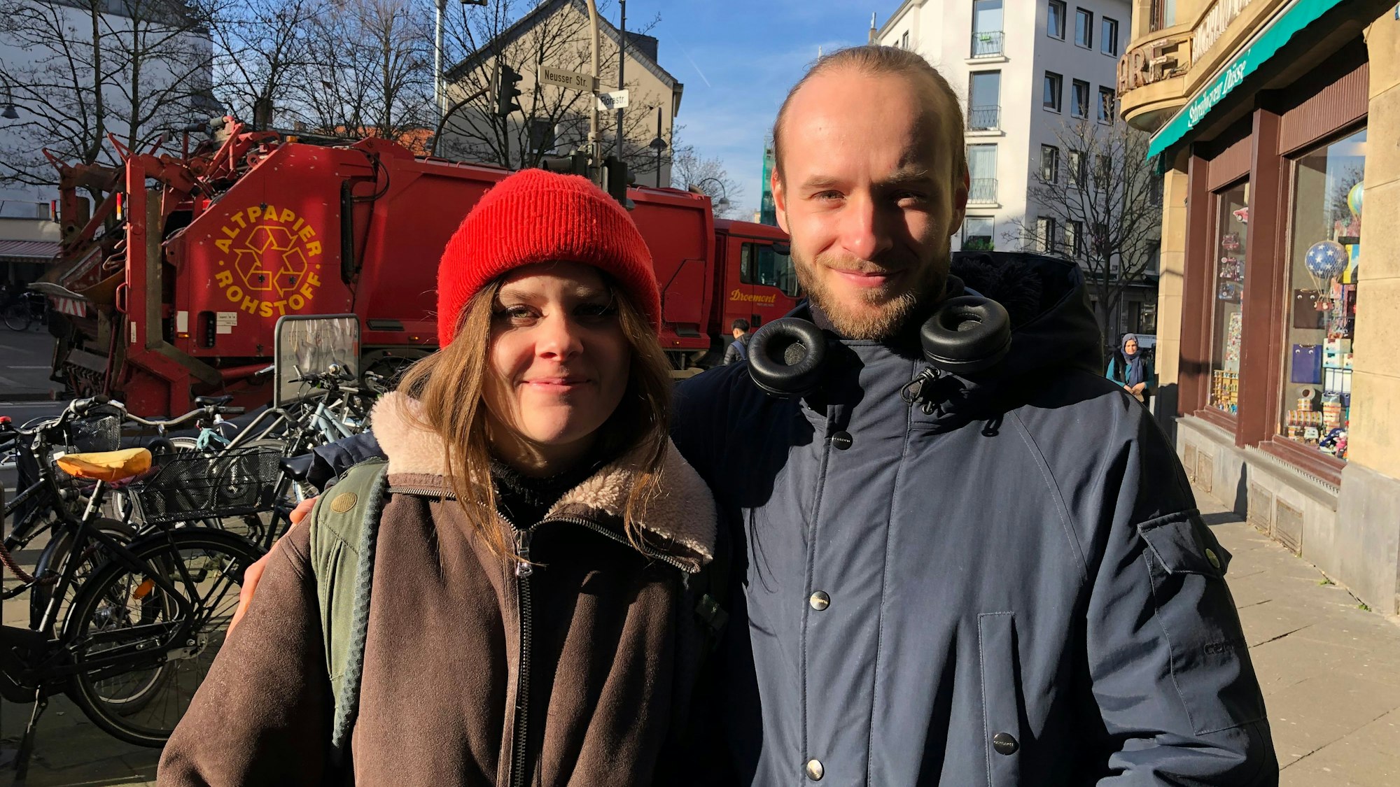 Straßenumfrage zum Thema Zukunft. Sophie und Utz