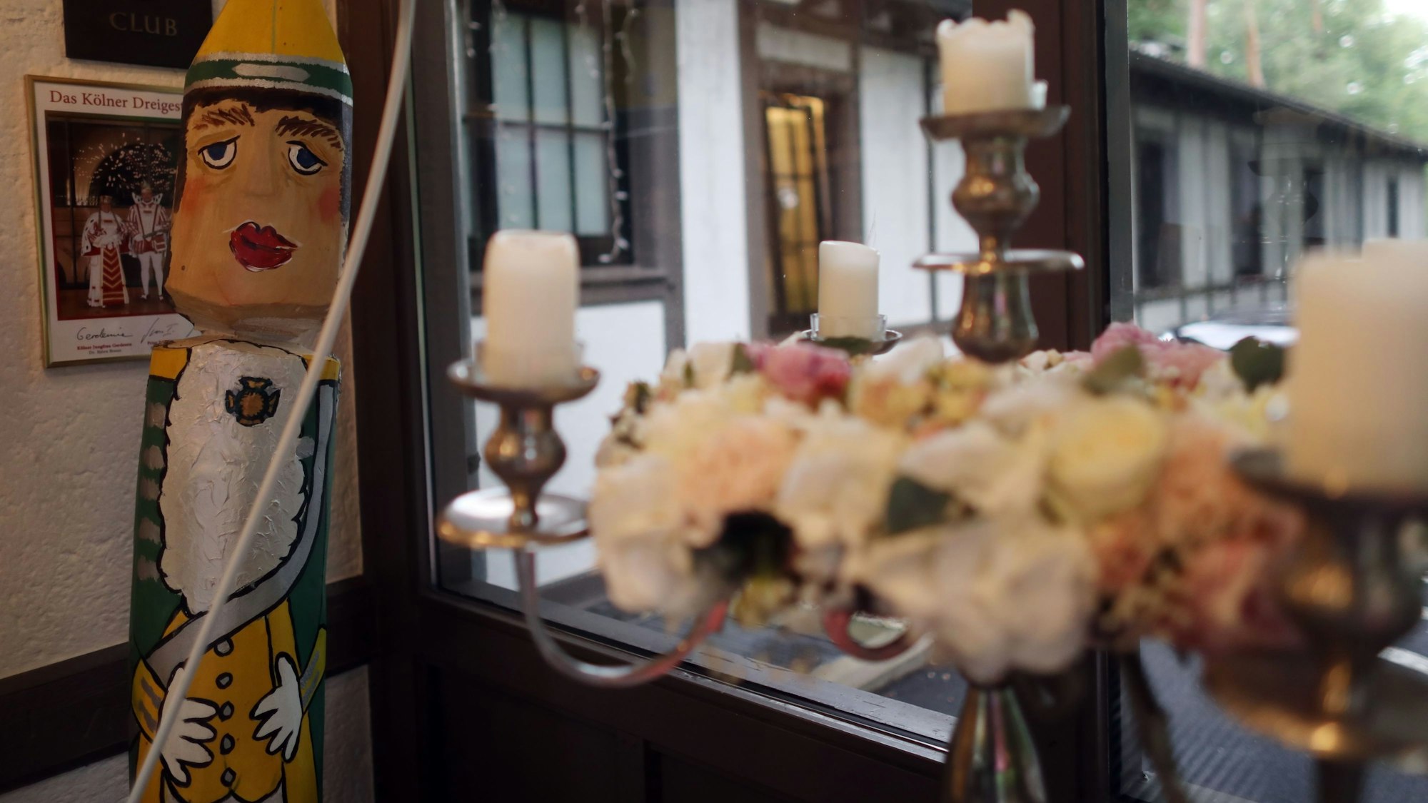 Der Eingang des Club Astoria in Müngersdorf.