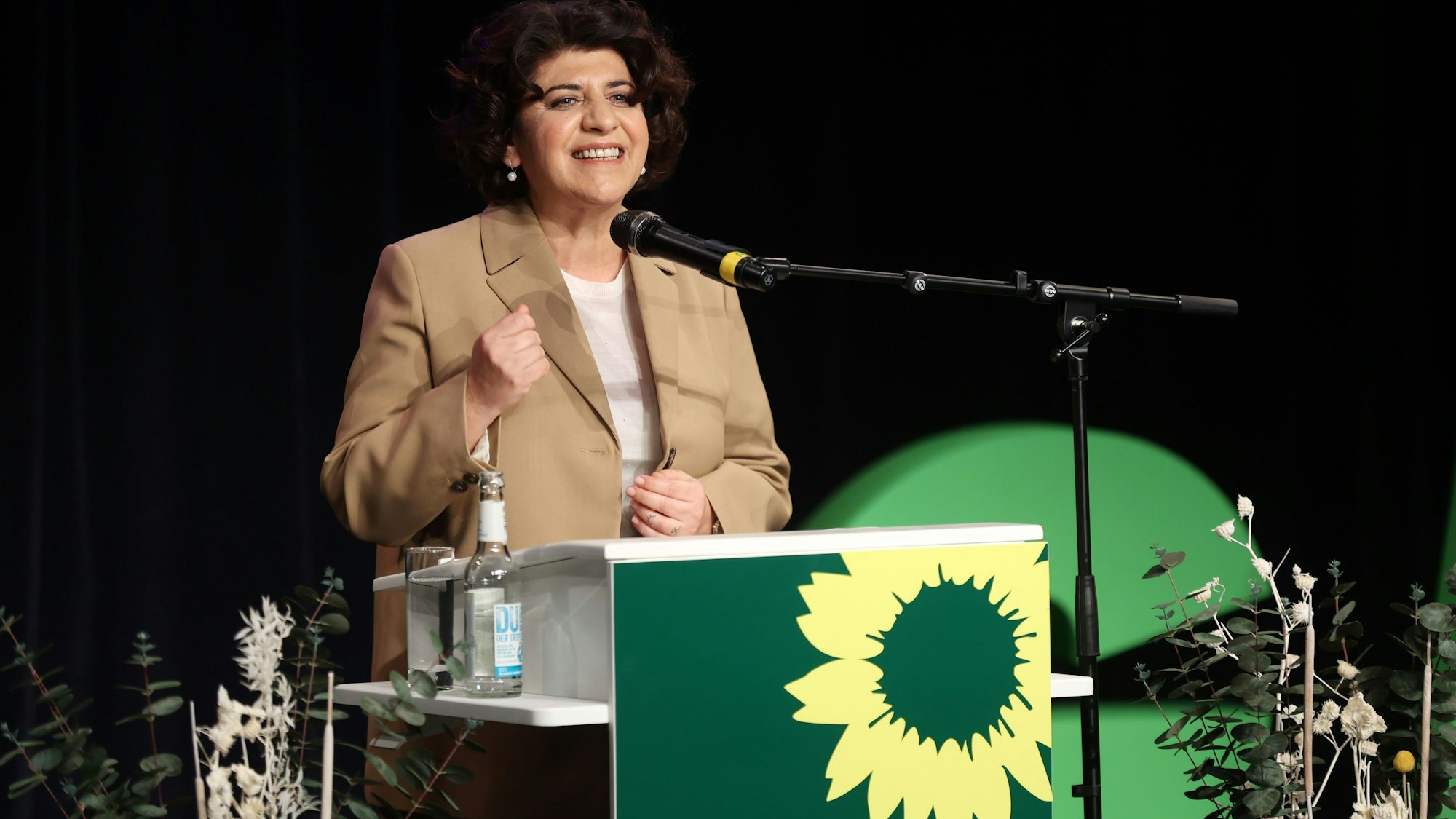 Die Partei B90/Die Grünen schickt ihre Kandidatin Berivan Aymaz für die Oberbürgermeisterwahl 2025 ins Rennen. (Archivbild)