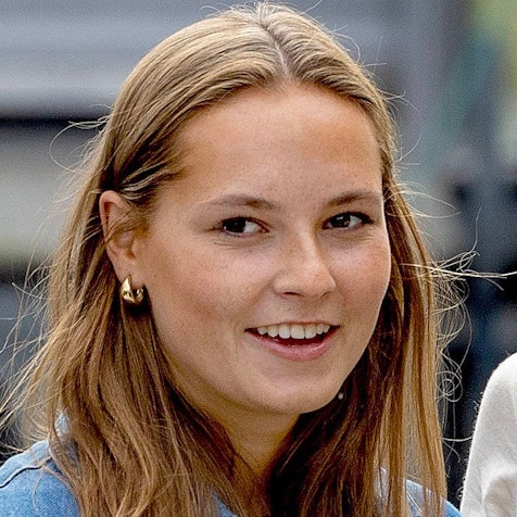 Prinzessin Ingrid Alexandra lacht.