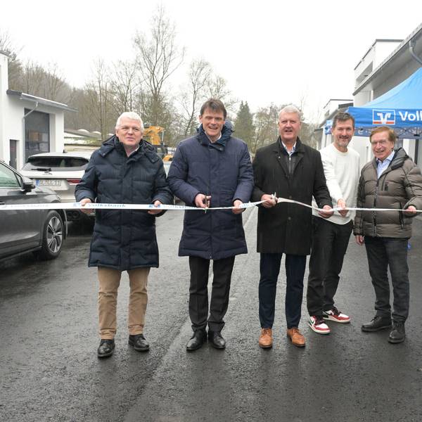 Eröffnung des Gewerbeparks in Hungenbach
v.l. Bürgermeister Willi Heider, Christoph Gubert, Helmut Vilmer, Ingo Schierz Architekt, Georg Verfuß