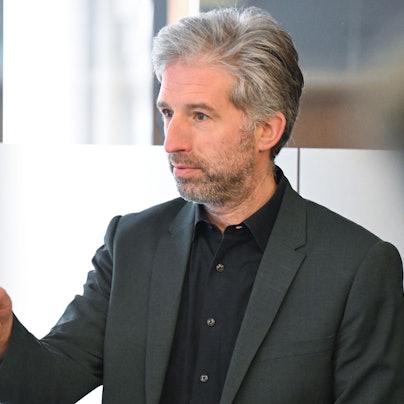 ARCHIV - 04.12.2023, Baden-Württemberg, Tübingen: Boris Palmer, Oberbürgermeister von Tübingen, spricht im Landratsamt bei einer Pressekonerenz. (zu dpa: «Palmer wünscht sich CDU-Chef Merz als Bundeskanzler») Foto: Bernd Weißbrod/dpa +++ dpa-Bildfunk +++