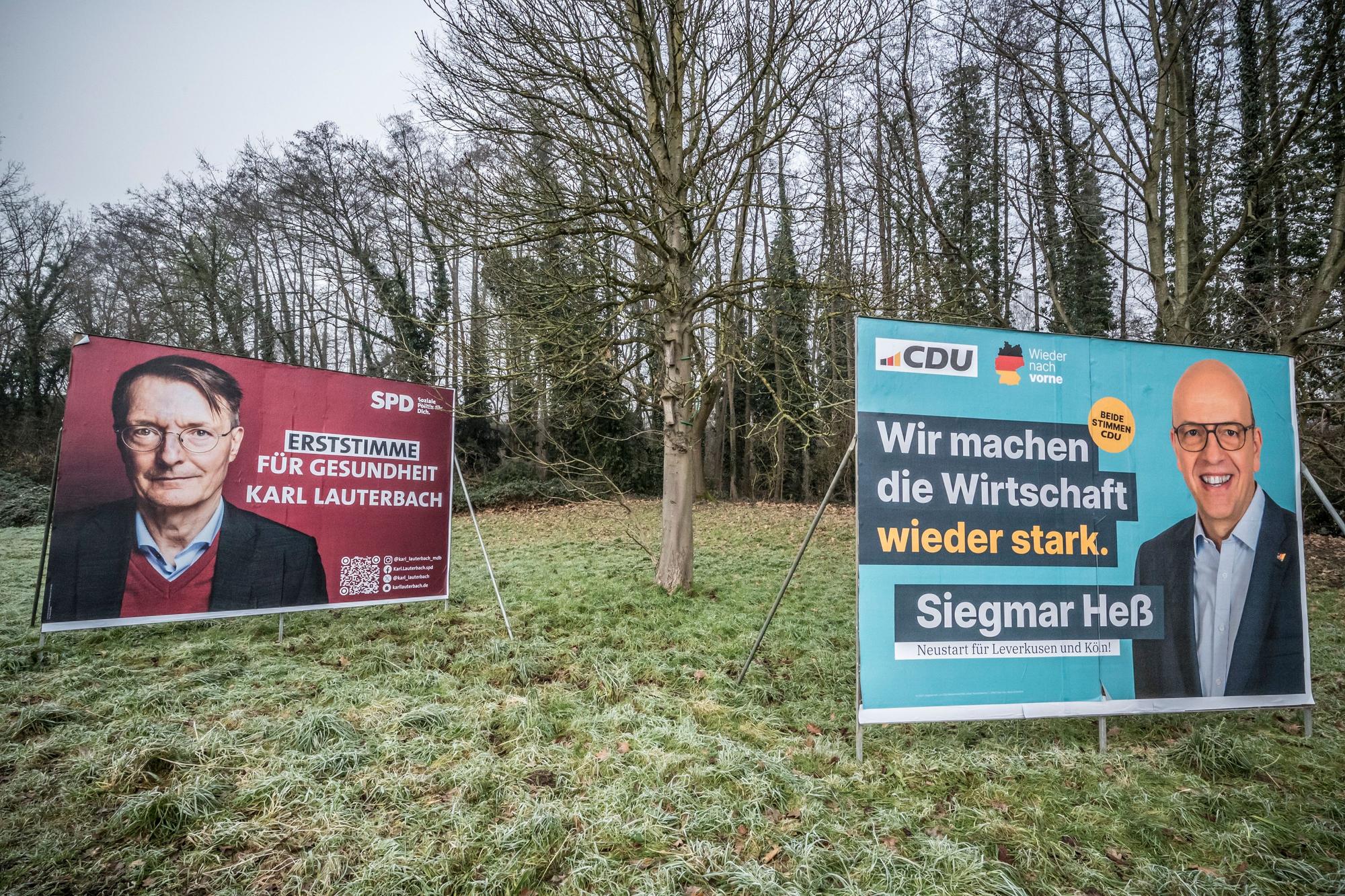 Großplakate in Opladen CDU, FDP, SPD. Angriffe Foto: Ralf Krieger