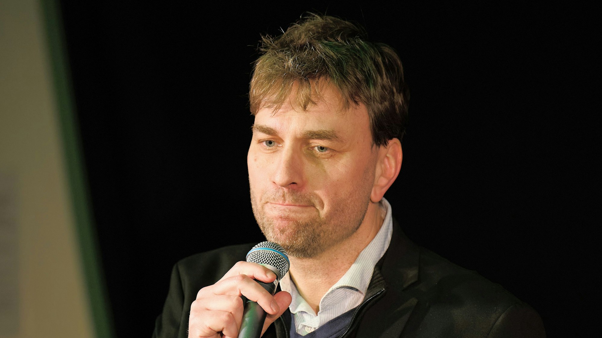 Der Bundestagsabgeordnete Stefan Gelbhaar (Bündnis 90/Die Grünen) reagiert auf seine ausgebliebene Wiederwahl als Direktkandidat für den Wahlkreis Berlin-Pankow zur kommenden Bundestagswahl. (Archivbild)