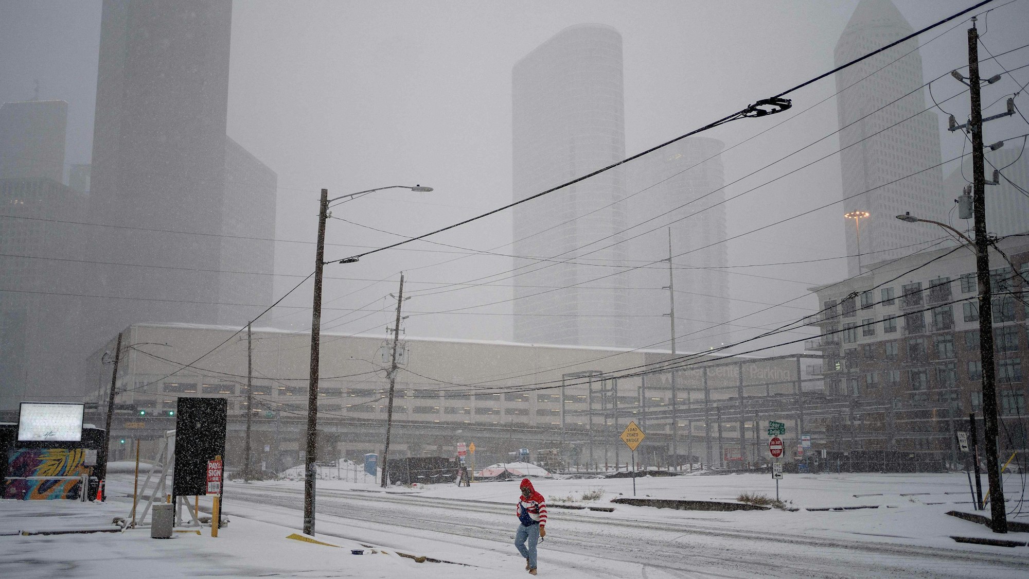 Der Wintersturm Enzo bringt schwere Schnee- und Graupelschauer nach Houston.
