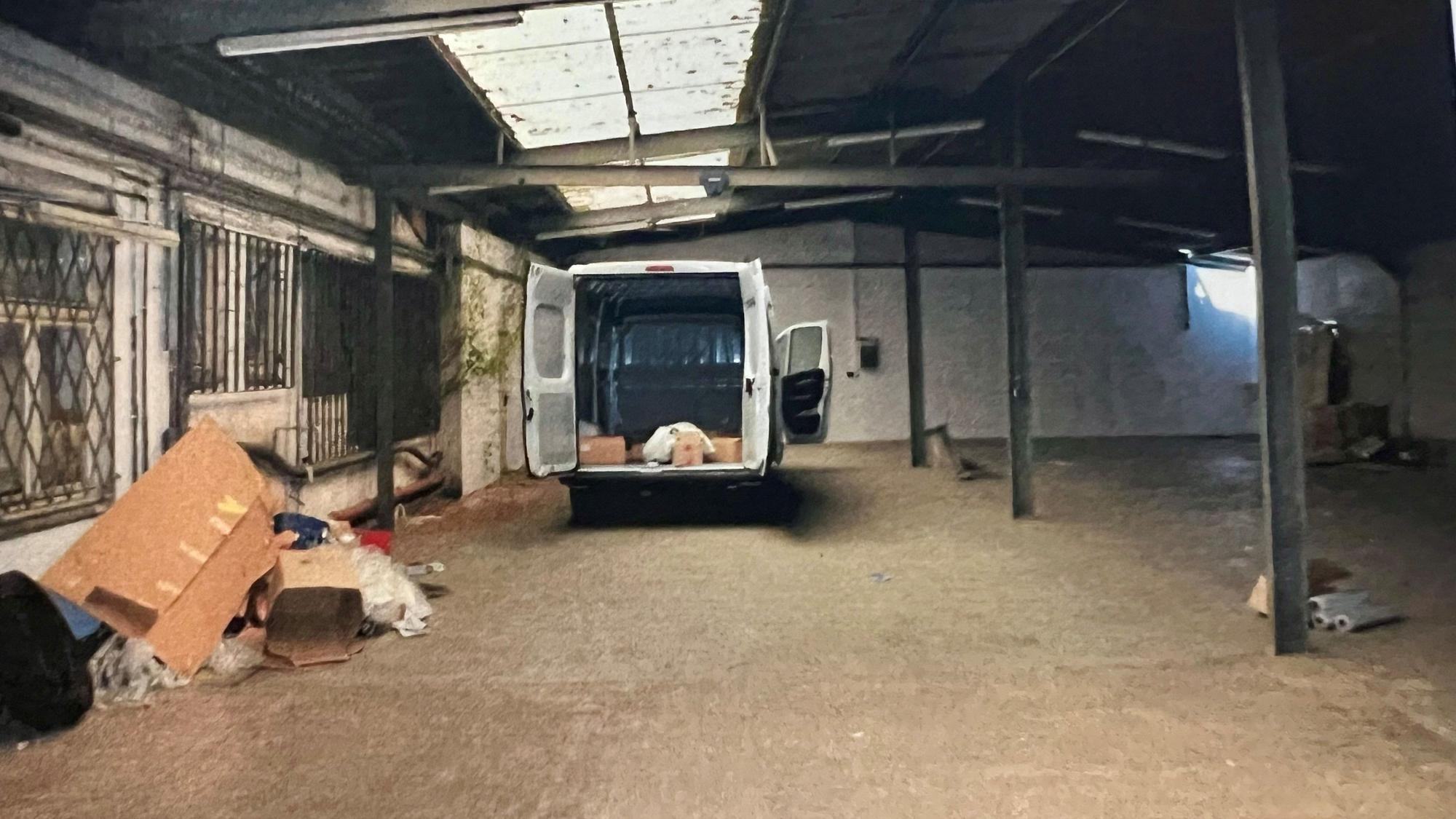 Aus dieser Lagerhalle in Hürth verschwanden laut Anklage rund 350 Kilogramm Marihuana.