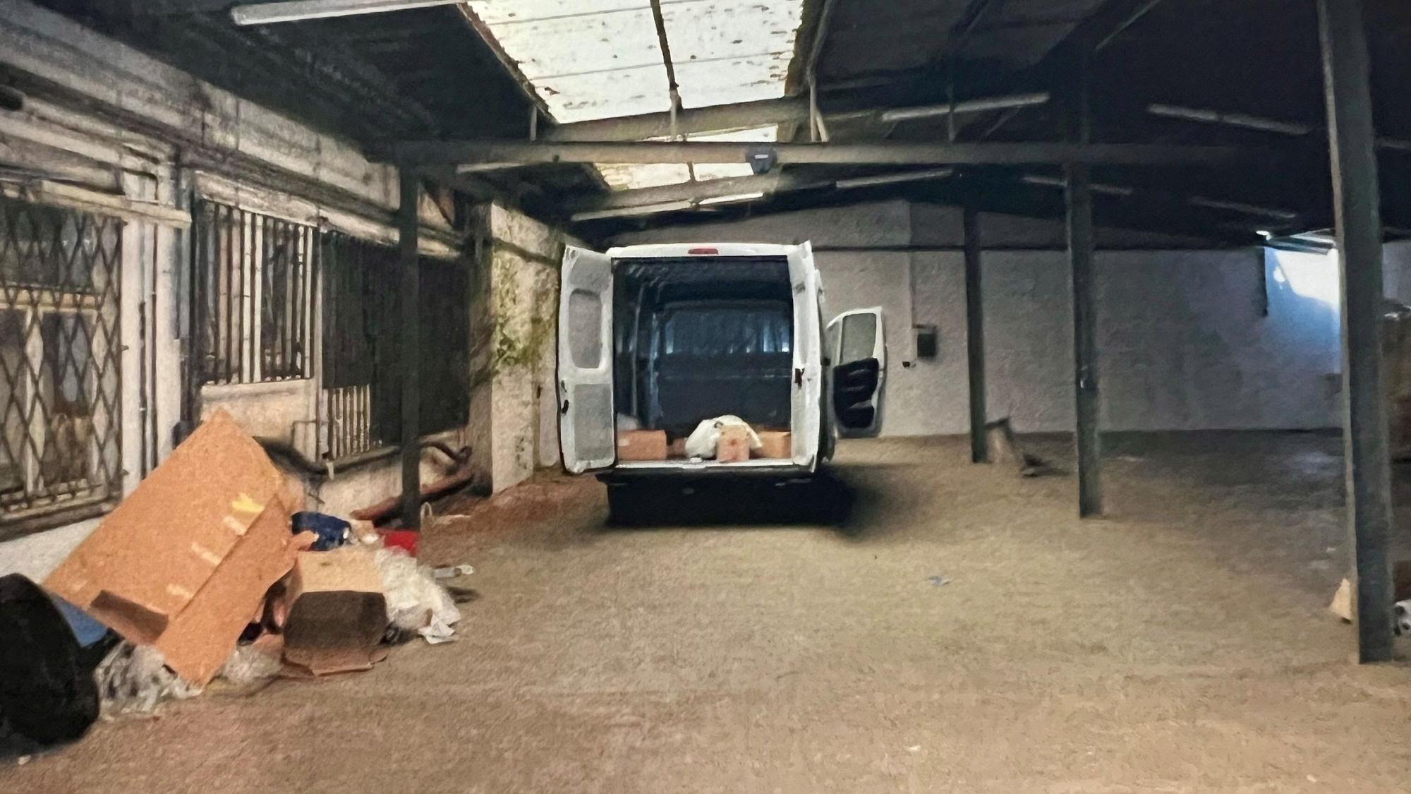 In dieser Lagerhalle in Hürth wurden 703 Kilogramm Marihuana untergebracht.