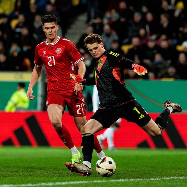 U21, U 21 Länderspiel: Deutschland - Dänemark 15.11.2024 Zweikampf Luca Kjerrumgaard Dänemark, 21, Jonas Urbig Deutschland, 1 U21 Länderspiel: Deutschland - Dänemark Aachen, Tivoli am 15.11.2024 *** U21 international Germany Denmark 15 11 2024 duel Luca Kjerrumgaard Denmark, 21 , Jonas Urbig Germany, 1 U21 international Germany Denmark Aachen, Tivoli on 15 11 2024 Copyright: xBEAUTIFULxSPORTS/Wunderlx