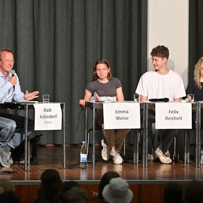 Auch vor der EU-Parlamentswahl im Juni 2024 lud das Paul-Klee-Gymnasium zu einer Podiumsdiskussion ein – rund zweieinhalb Wochen vor dem Wahltermin.