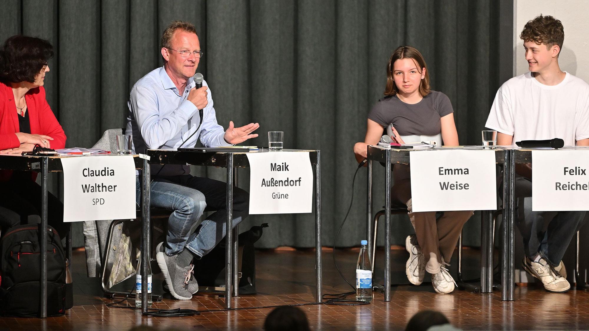 Auch vor der EU-Parlamentswahl im Juni 2024 lud das Paul-Klee-Gymnasium zu einer Podiumsdiskussion ein – rund zweieinhalb Wochen vor dem Wahltermin.