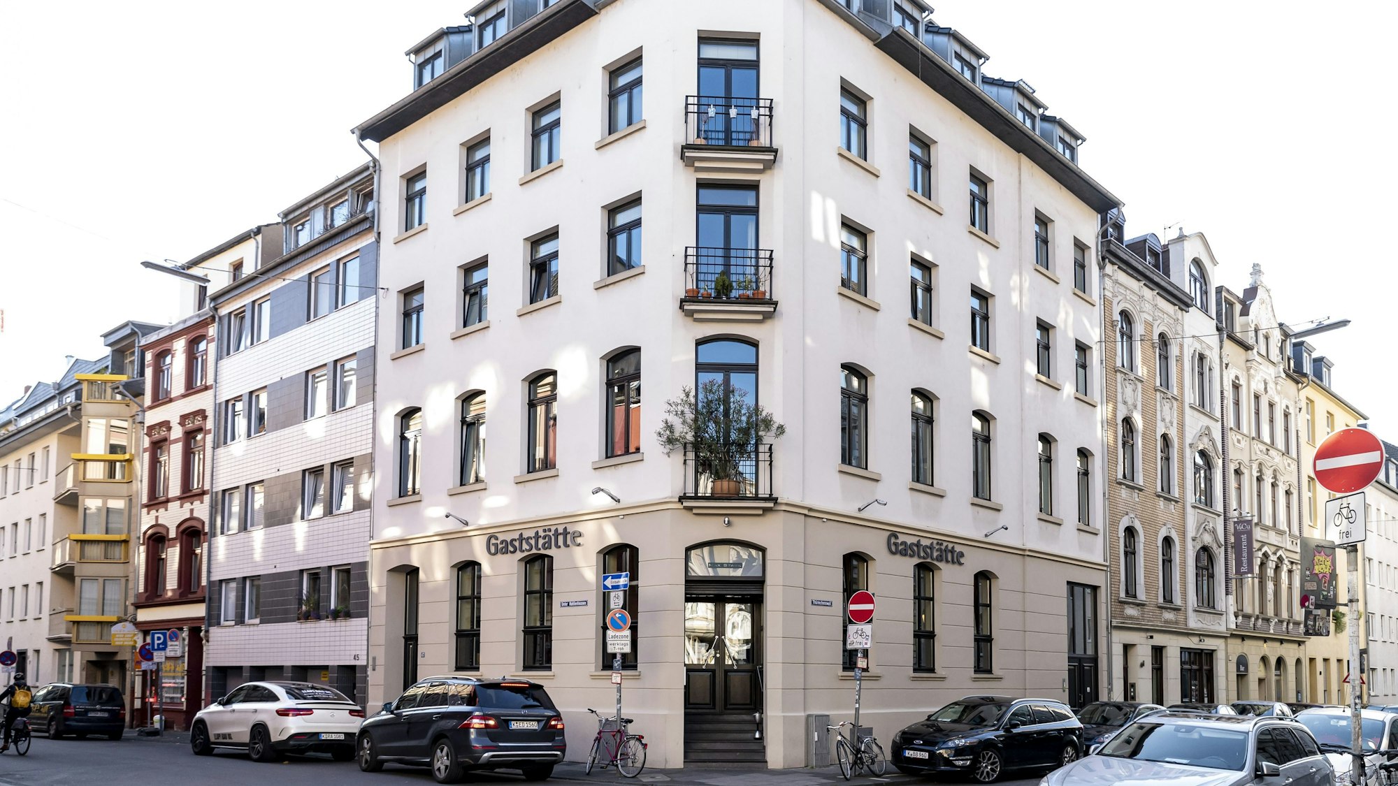 Restaurant Max Stark in Köln von außen.