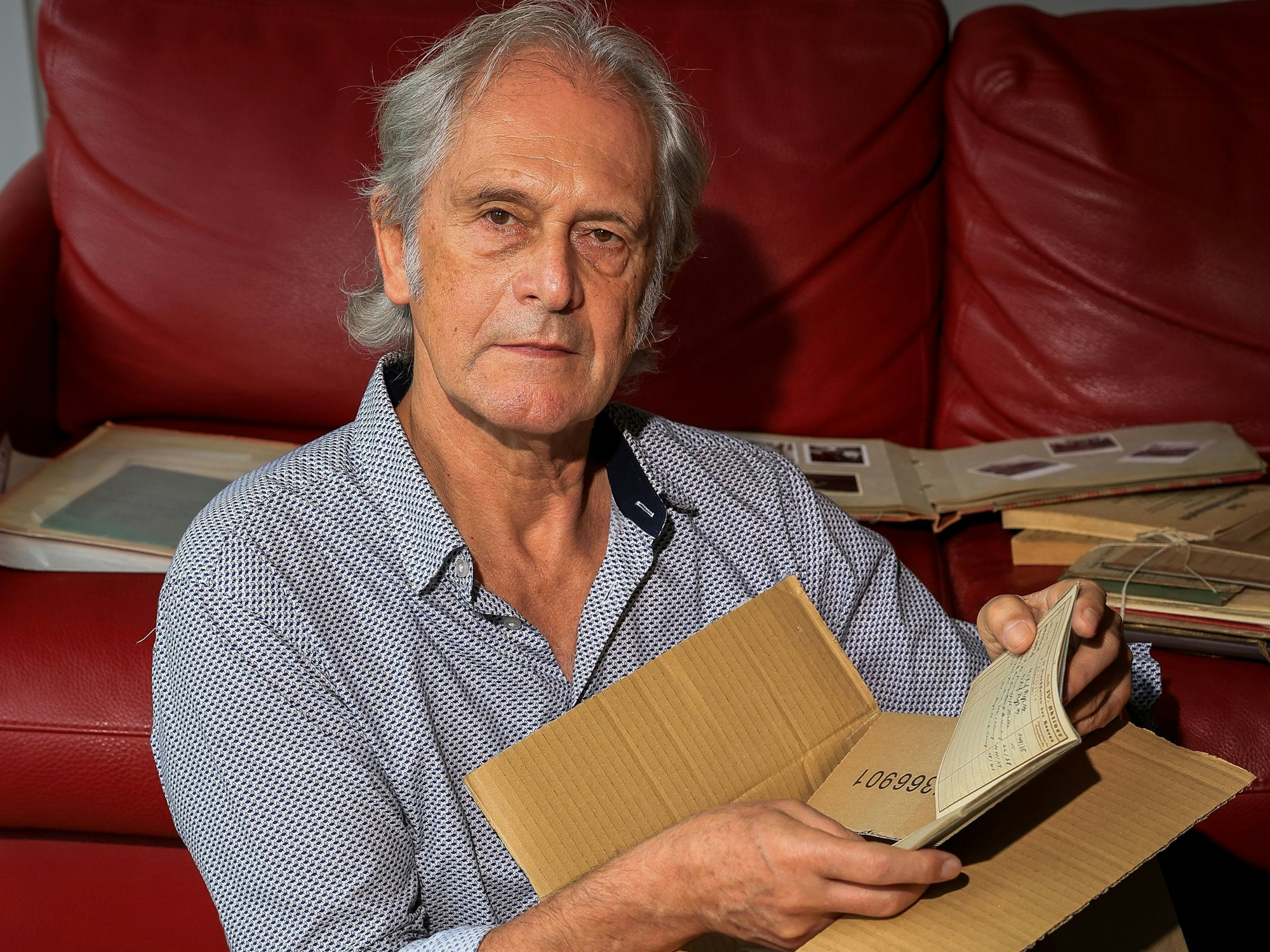 Gerhard Richter hat über die Zeit seines Vaters als Polizist im Polizeibataillon 304 nachrecherchiert.