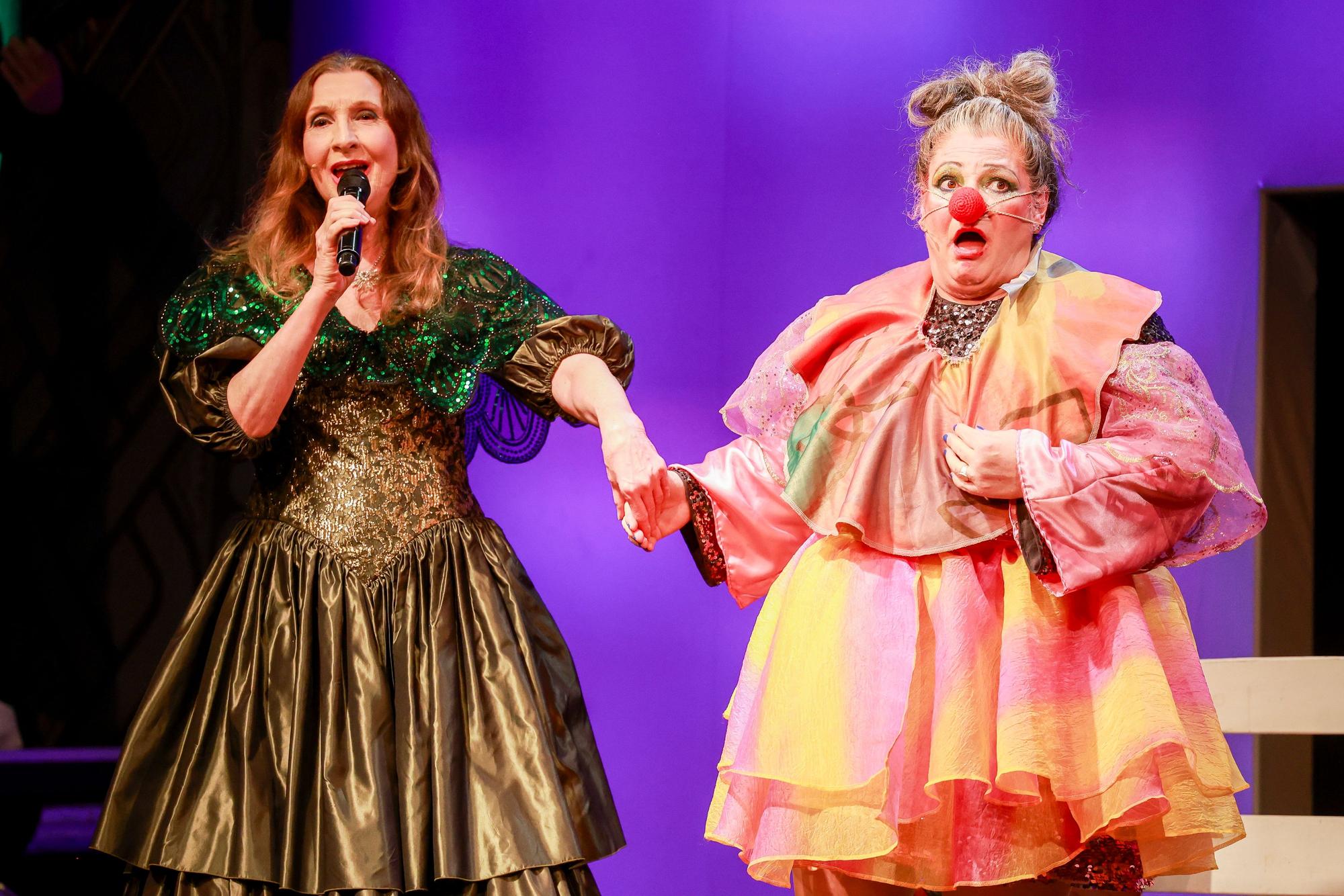 Victoria Riccio und Clownin Myriam Chebabi