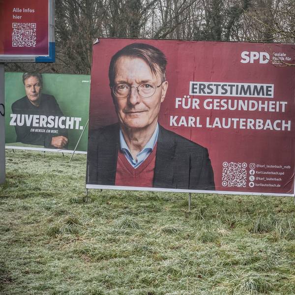 Großplakate in Opladen CDU, FDP, SPD Angriffe Foto: Ralf Krieger