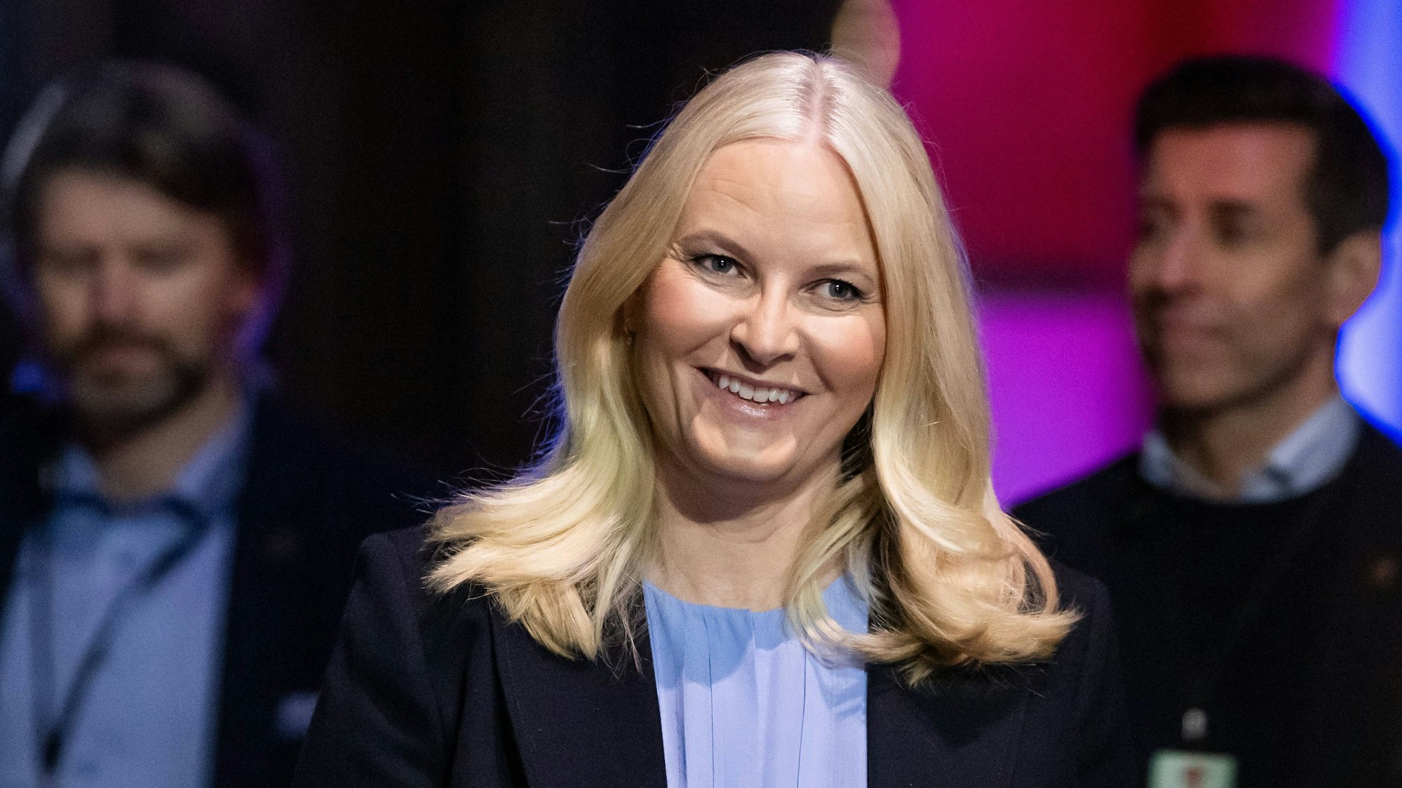 Kronprinzessin Mette-Marit lächelt.