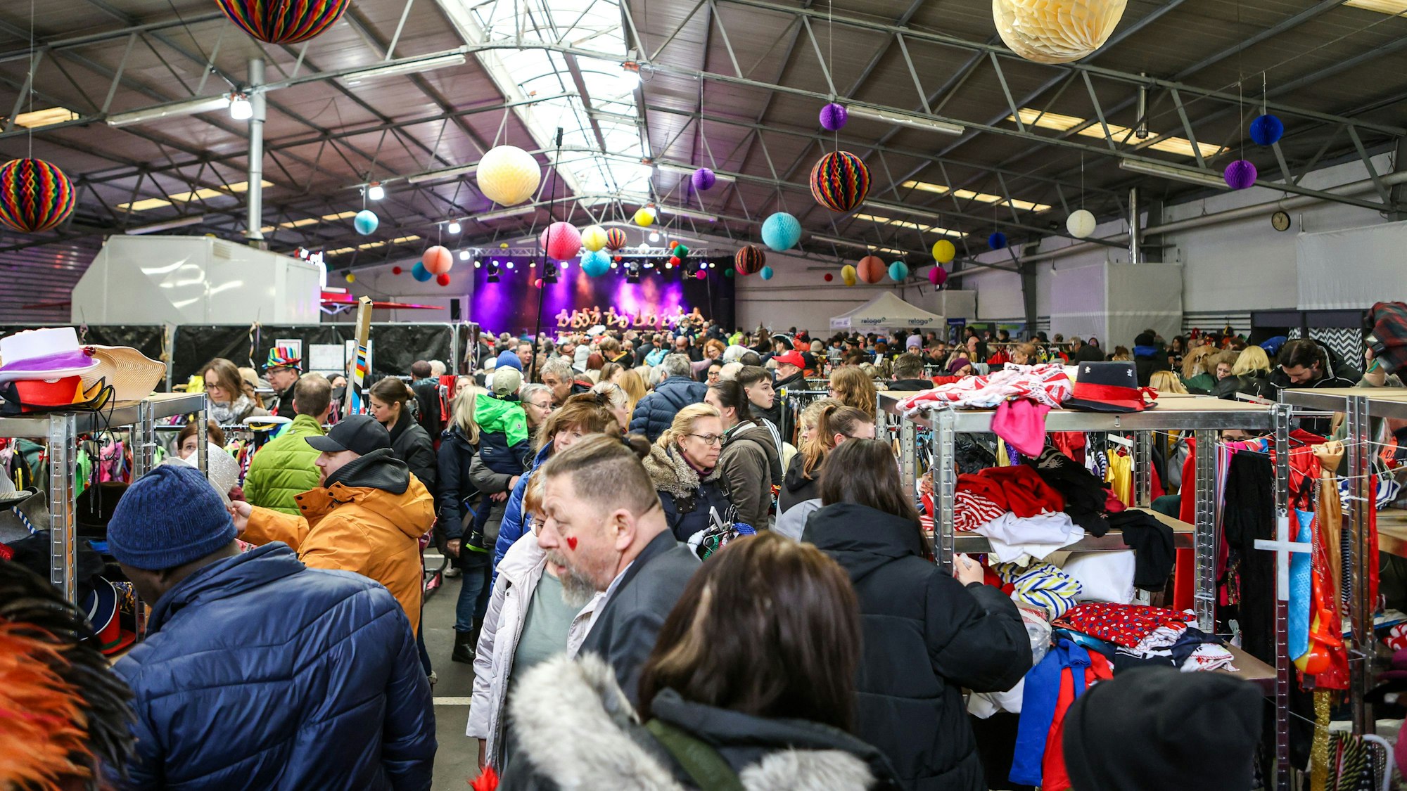 Der Avea-„Kostümrausch“ in Leverkusen-Küppersteg.