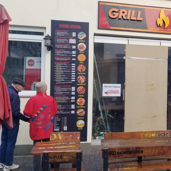 Vor dem Grill Haus in Nippes hat sich am 26. Januar 2025 eine Explosion ereignet.