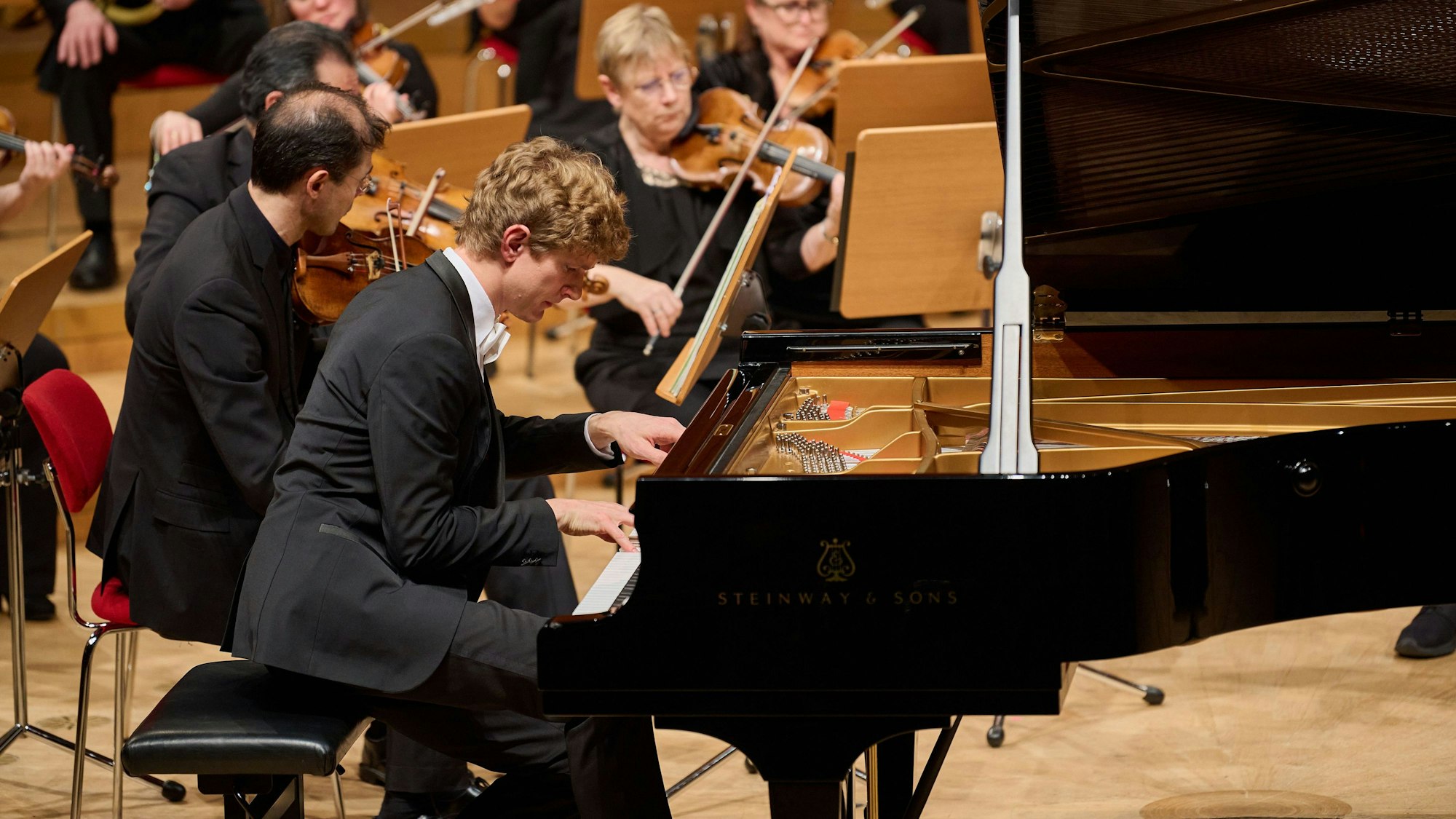 Jan Lisiecki and Acadamy of St. Martin in the Fields in Köln Philharmonie