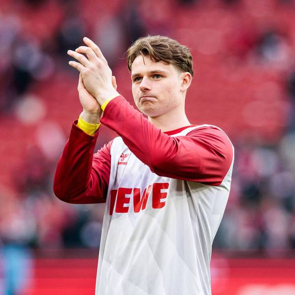 Jonas Urbig nahm am Samstagnachmittag nach der Partie des FC gegen Elversberg Abschied von den Fans auf der Kölner Südtribüne.