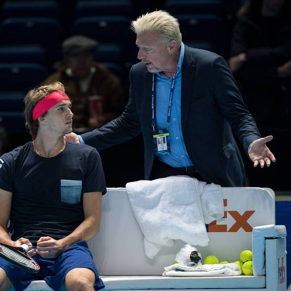 Boris Becker diskutiert mit Alexander Zverev.
