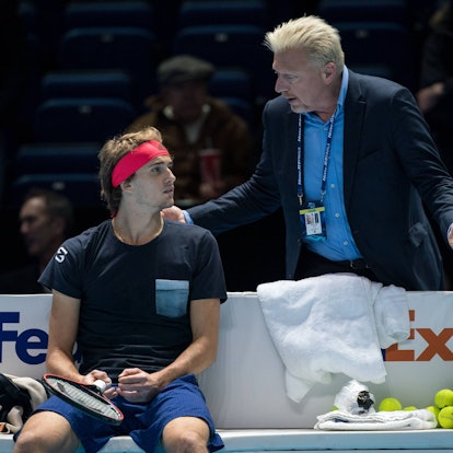 Boris Becker diskutiert mit Alexander Zverev.