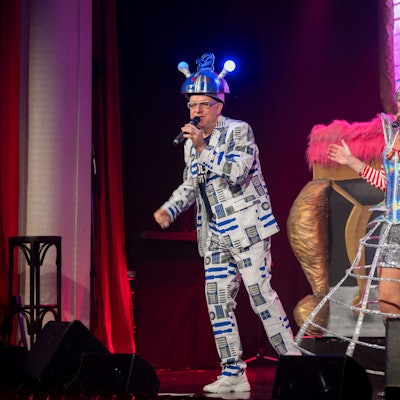 Mirja Boes und Ebasa, der Meister, bei Deine Sitzung 2025