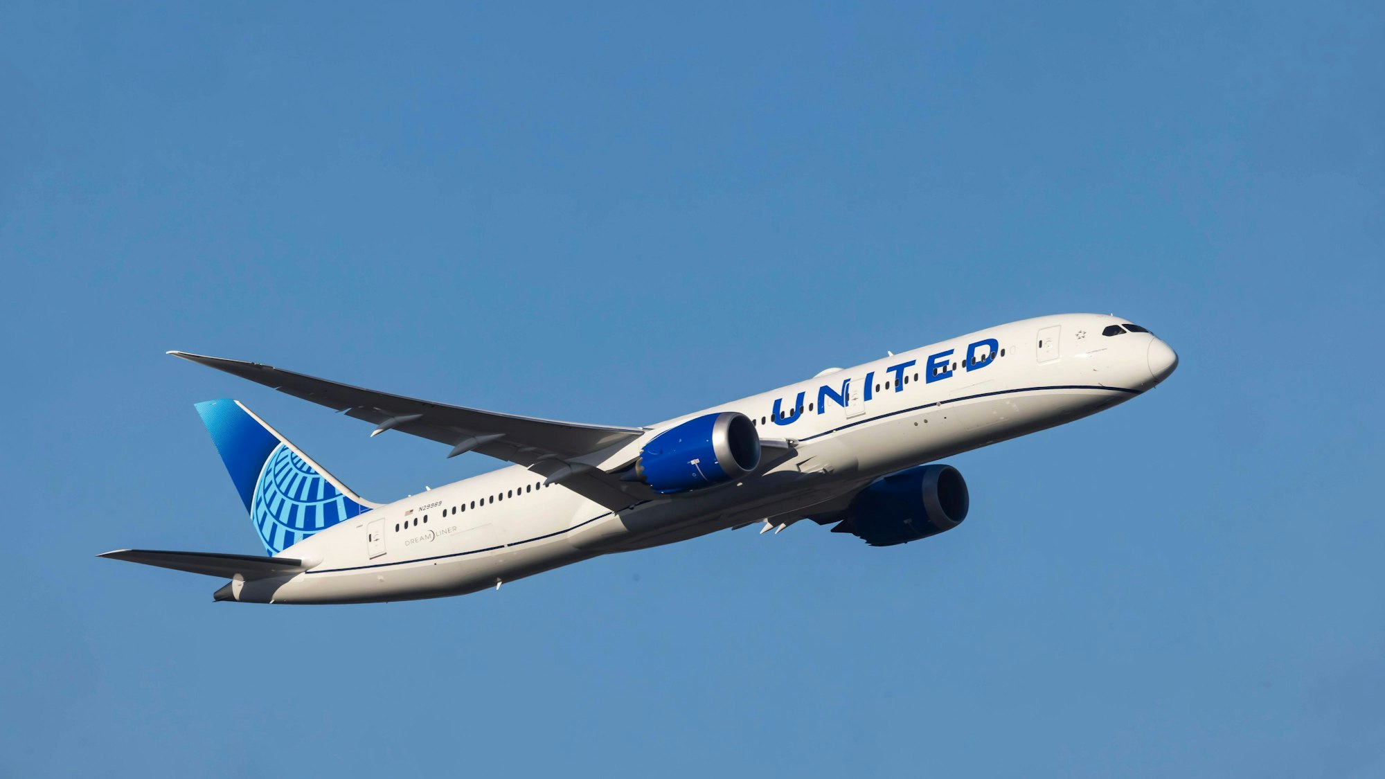 Eine Boeing Dreamliner ist über Nigeria in schwere Turbulenzen geraten.