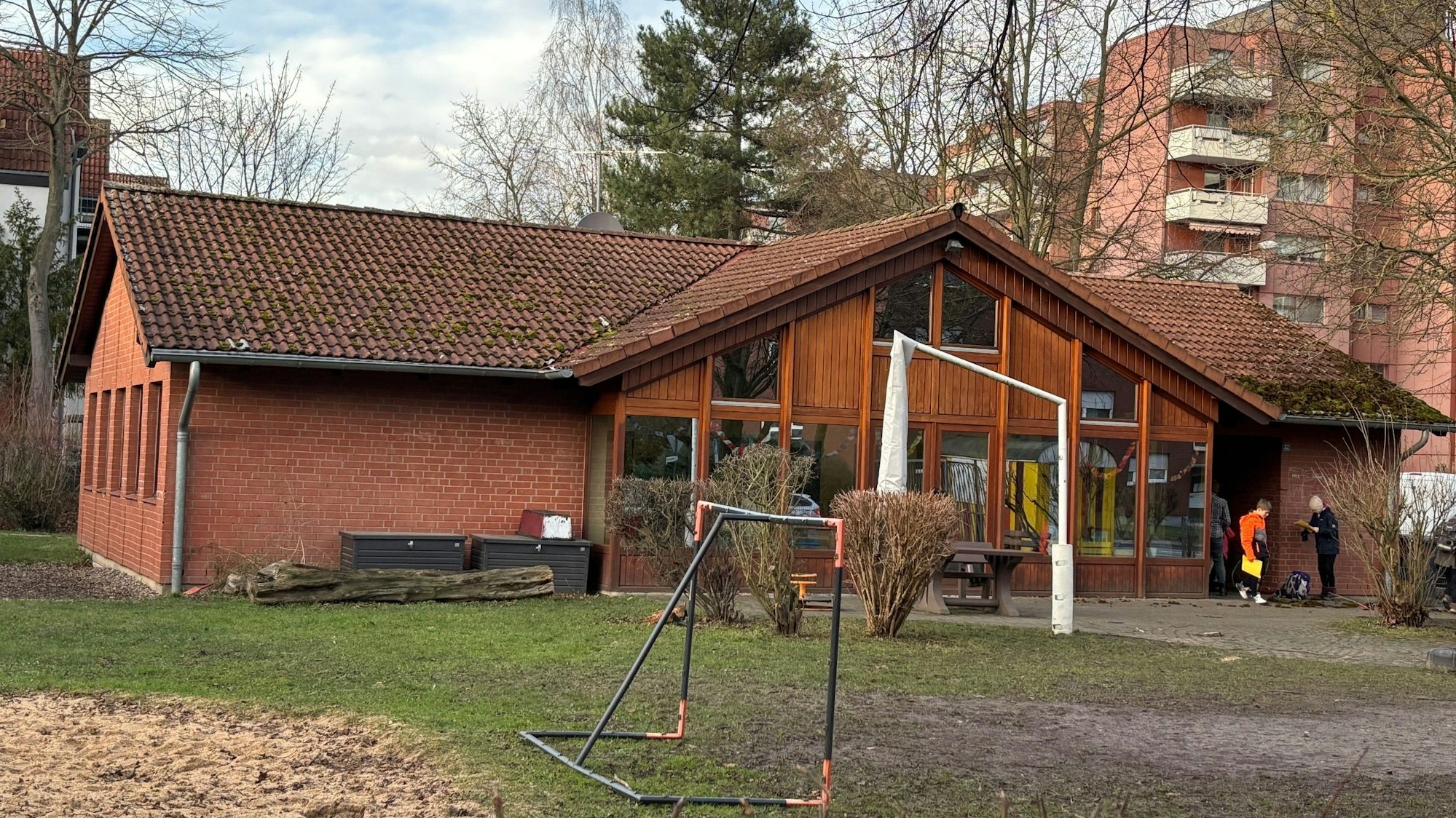 Auf dem Bild ist das Gebäude des Horts Hortensie in Frechen zu sehen.