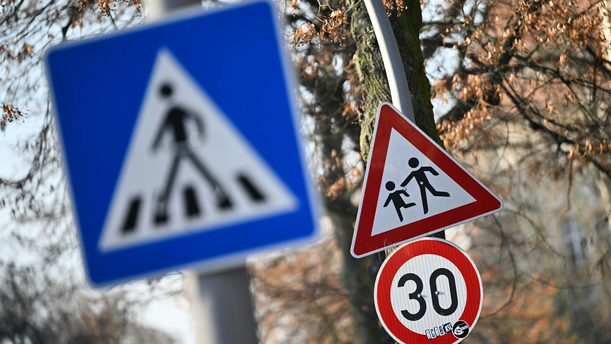 Die Stadt will damit die Schulwegsicherheit erhöhen.