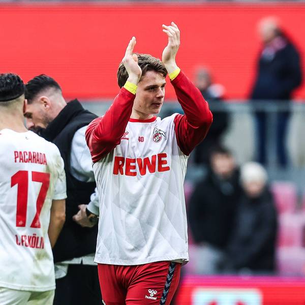 Jonas Urbig verabschiedete sich am Samstag nach dem Sieg über die SV Elversberg von den FC-Fans im Rhein-Energie-Stadion.