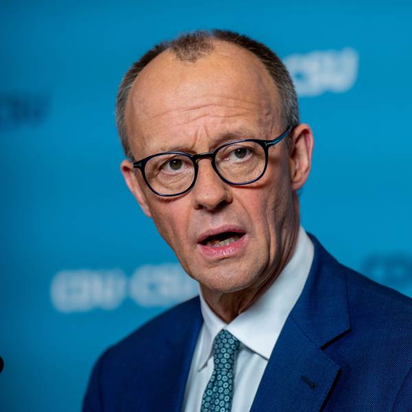 28.01.2025, Berlin: Friedrich Merz, CDU-Bundesvorsitzender und CDU/CSU-Fraktionsvorsitzender im Bundestag, gibt ein Pressestatement vor Beginn der Fraktionssitzung der CDU/CSU-Fraktion im Bundestag.