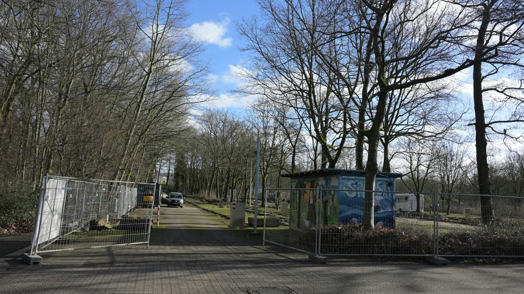 Das Foto zeigt den geplanten Platz für Geflüchtete in Paffrath.