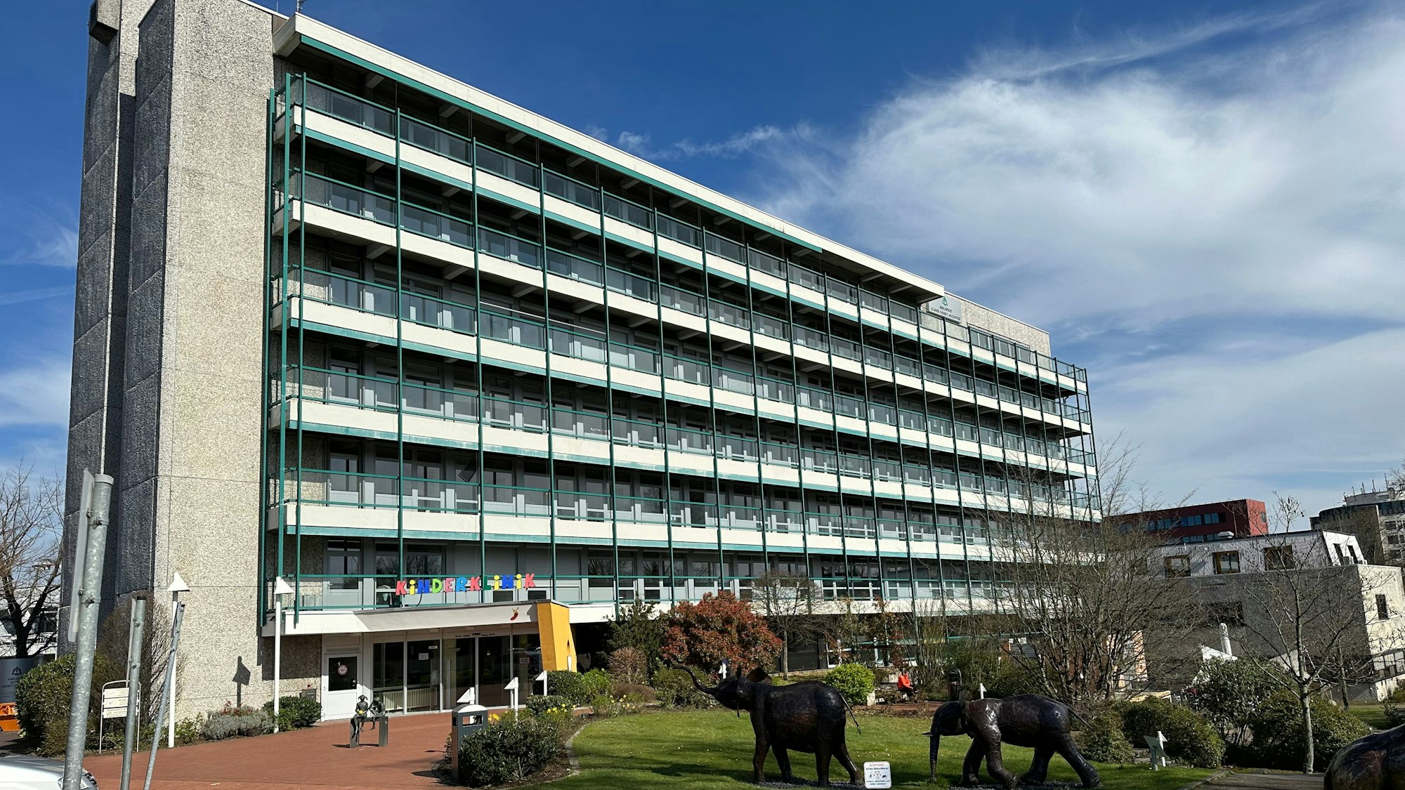 Auszubildende führen einen Tag lang eine Staion der Asklepios Kinderklinik