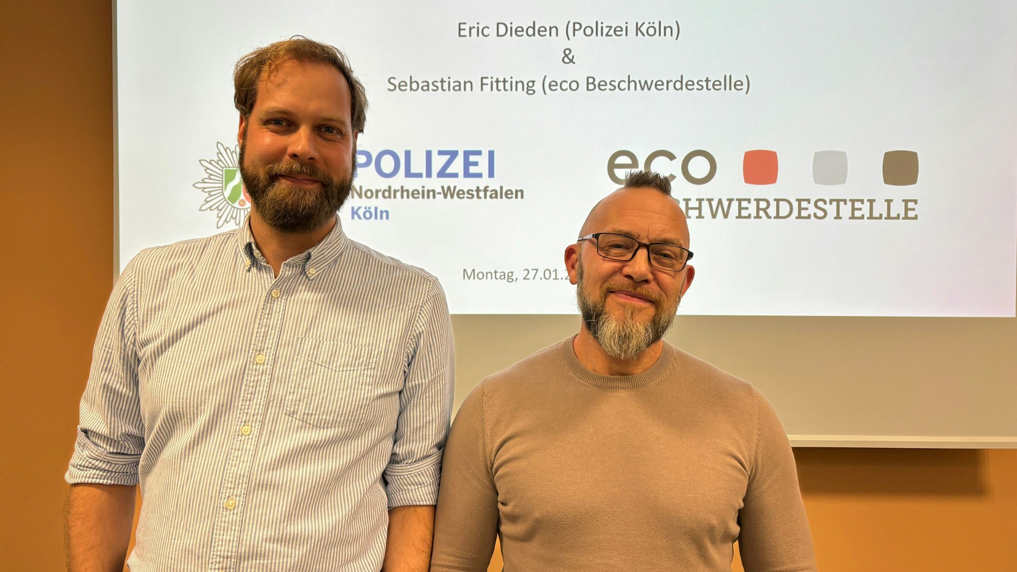 Die Cybercrime-Experten Eric Dieden und Sebastian Fitting in den Räumen der VHS am Neumarkt.