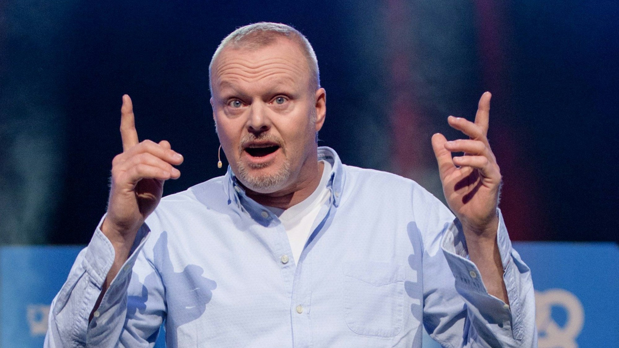 Entertainer Stefan Raab spricht bei der Eröffnung vom Unternehmensgründer- und Investorentreffen Bits & Pretzels.