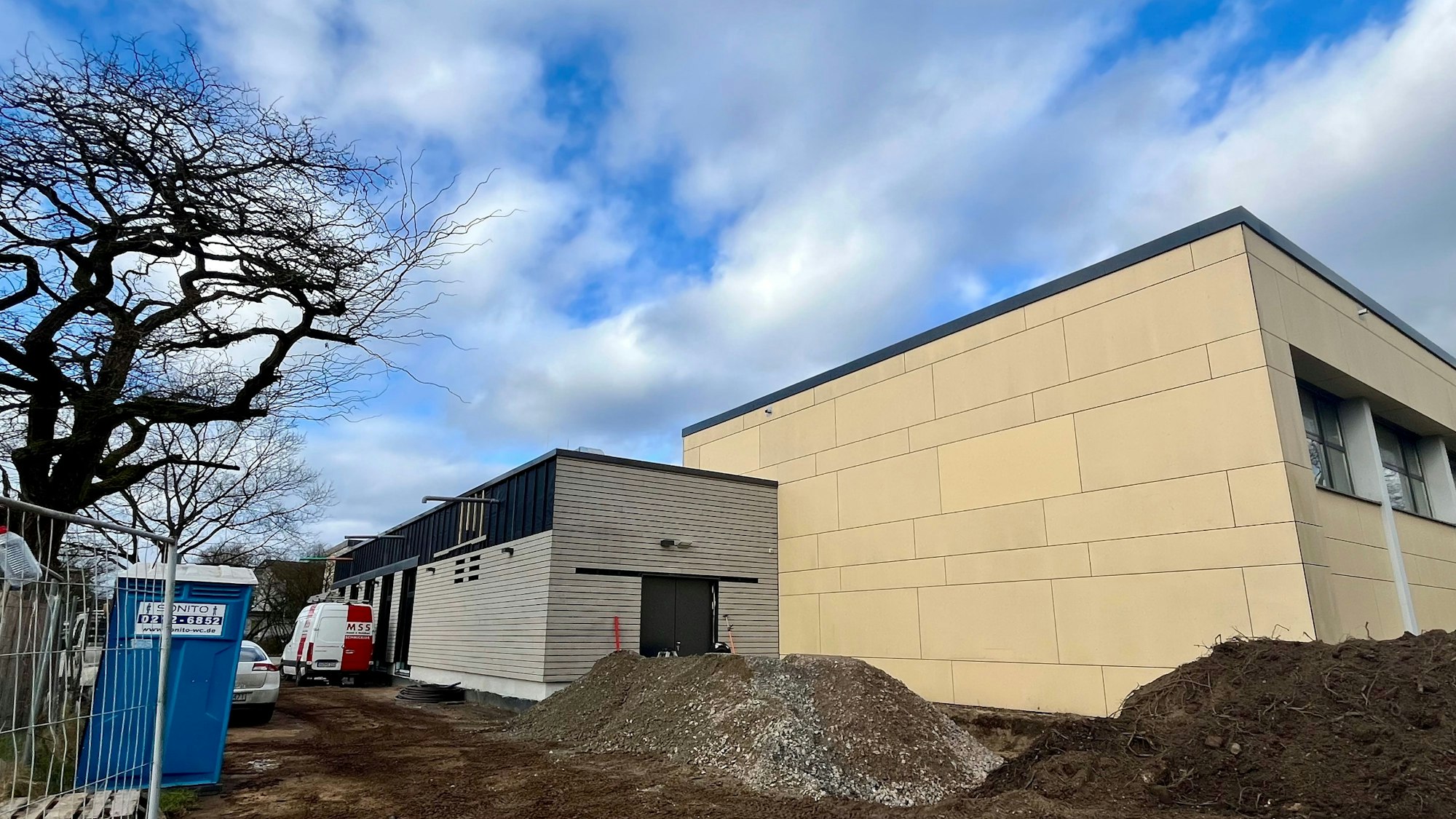Der Anbau an der GGS Kerschensteinerstraße ist fast fertig.