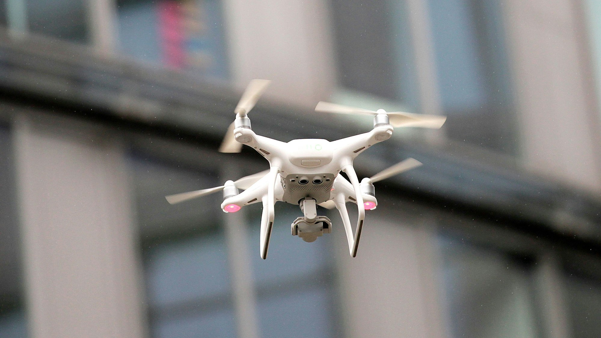 20161019
Studenten der Fresenius Hochschule lassen Drohnen fliegen.
Mediapark
Autor: Dirk Riße
© Thomas Banneyer / KSTA