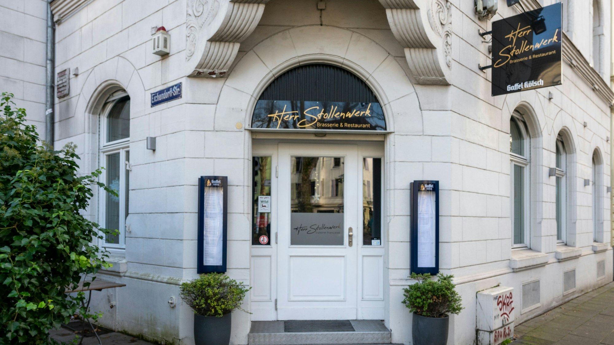 Eingang zum Restaurant „Herr Stollenwerk“ in Ehrenfeld.