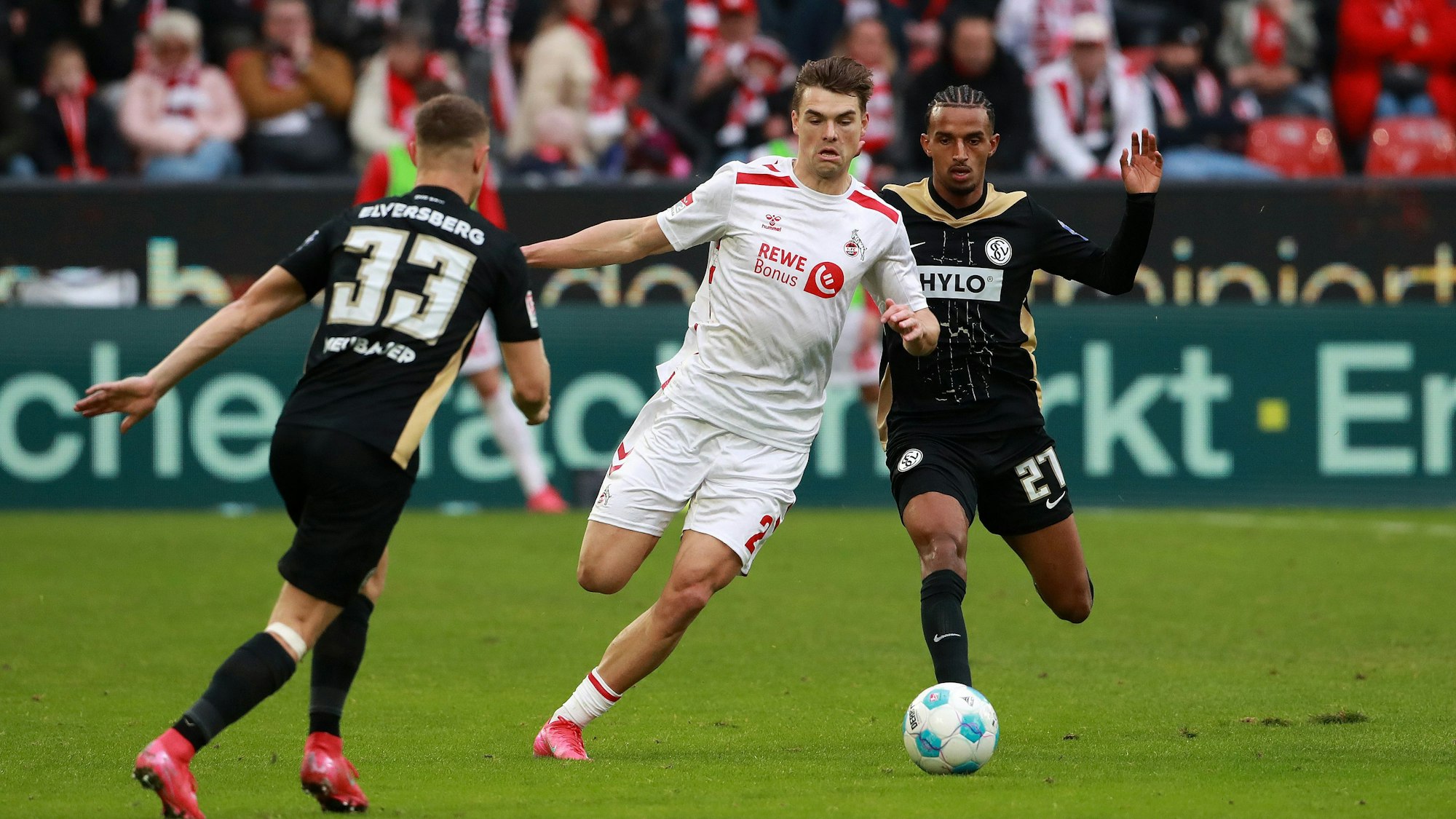 Joel Schmied erlebte ein nicht einfaches, aber letztlich erfolgreiches Debüt mit dem 1. FC Köln.