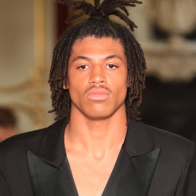 Henry Samuel bei seinem Debüt auf der Paris Fashion Week 2025.