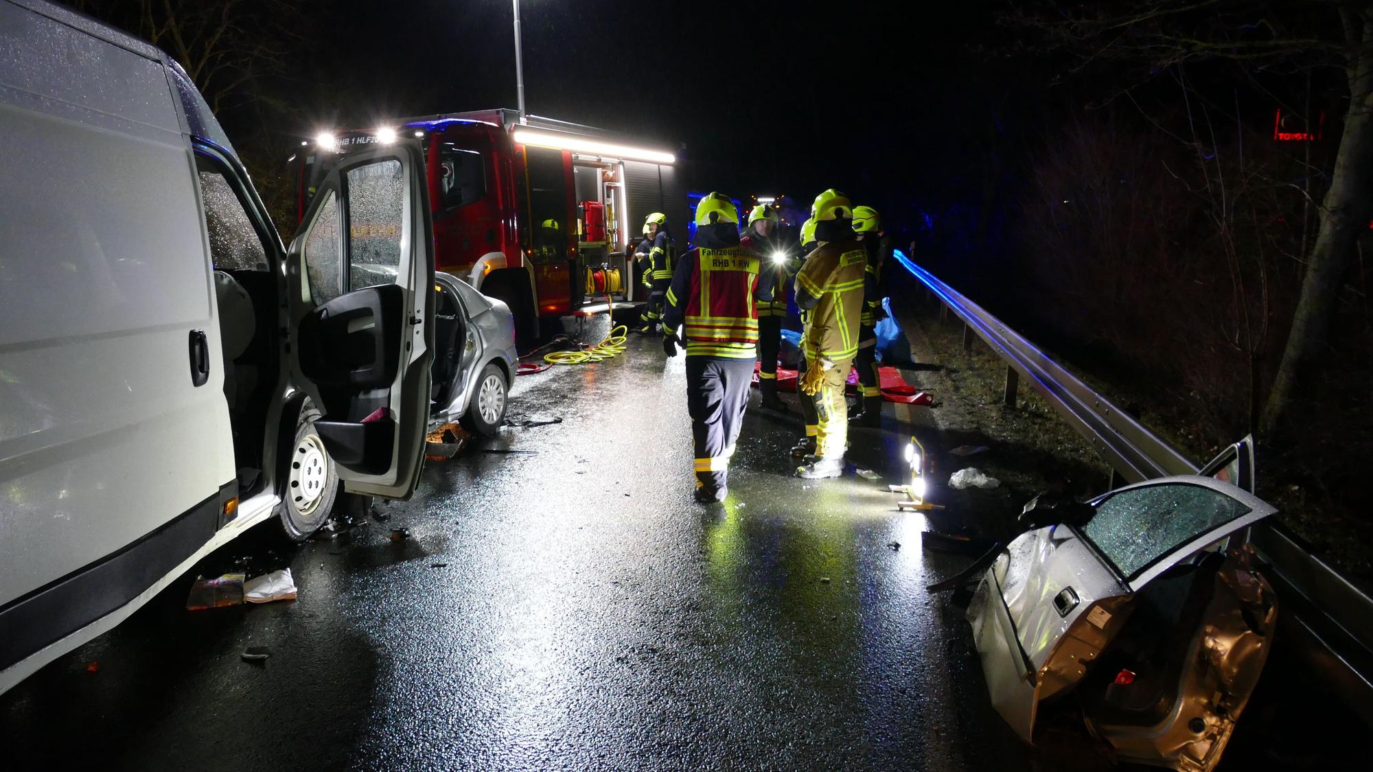Die Feuerwehr war mit einem Großaufgebot ausgerückt.