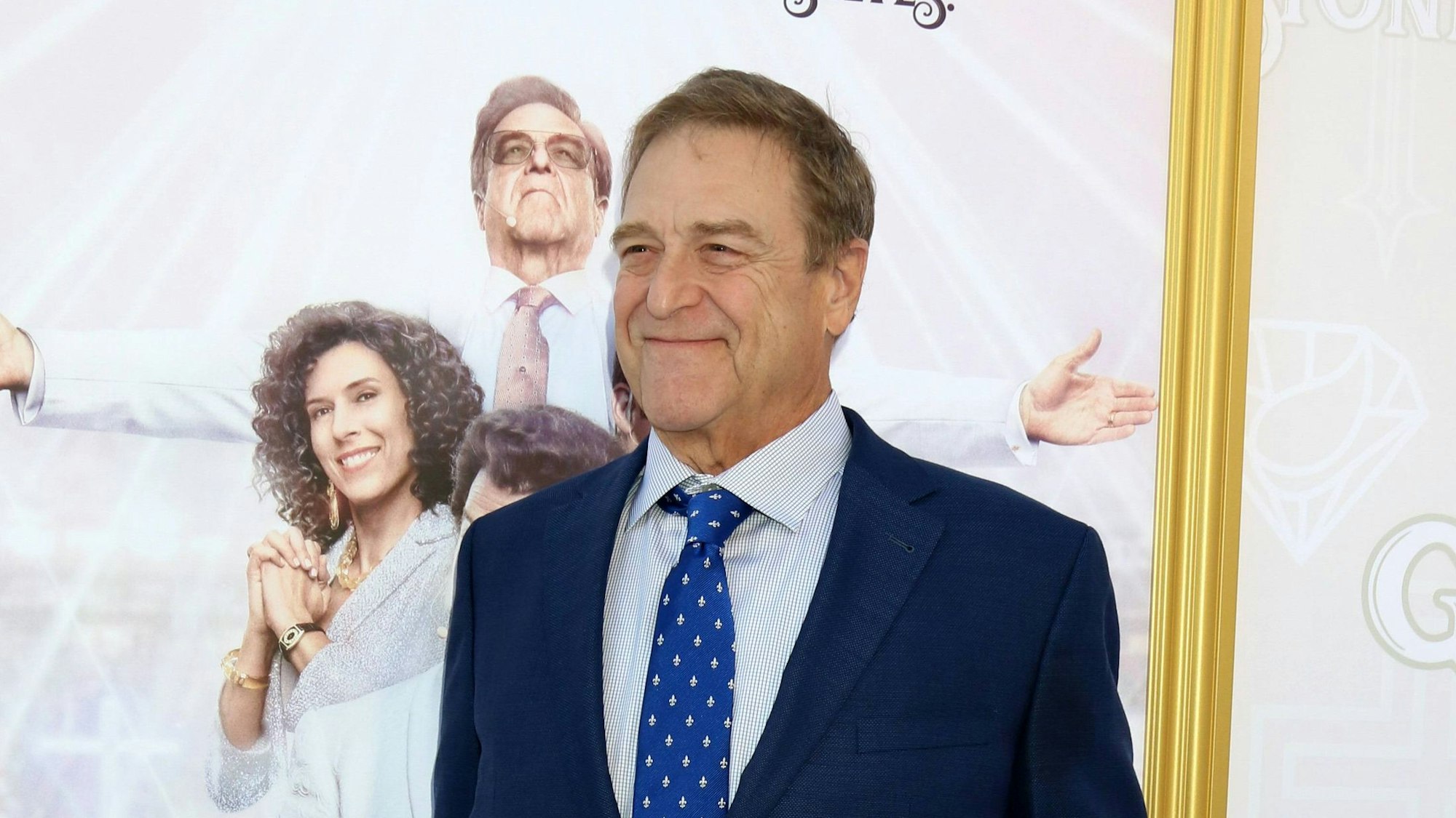 John Goodman posiert für die Fotografen.