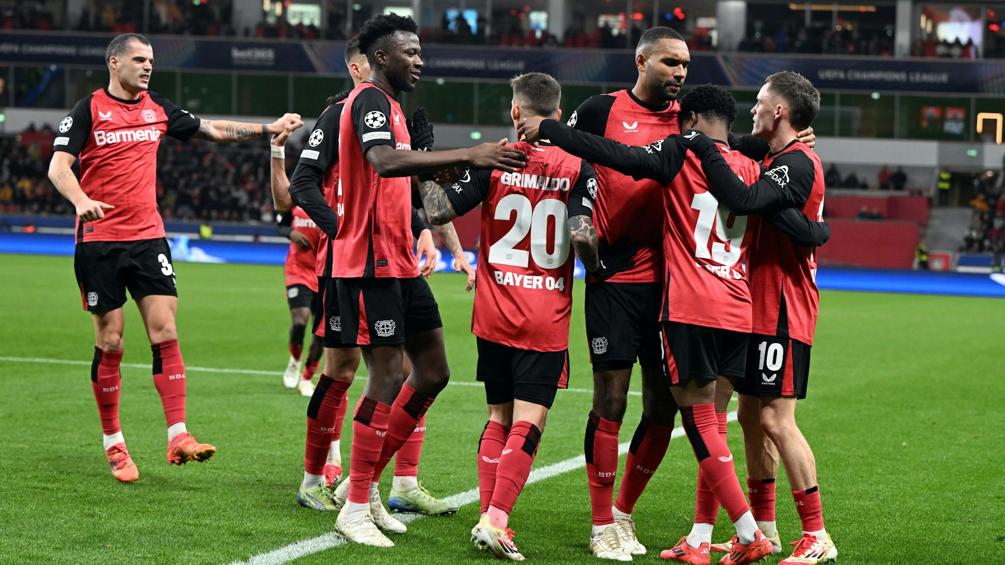 29.01.2025, Nordrhein-Westfalen, Leverkusen: Fußball: Champions League, Bayer Leverkusen - Sparta Prag, Vorrunde, 8. Spieltag, in der BayArena, Leverkusens Nathan Tella bejubelt sein Tor zum 2:0. Foto: Federico Gambarini/dpa +++ dpa-Bildfunk +++