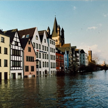 Köln 1995, Hochwasser in der Alstadt. Foto: Walter Schiestel