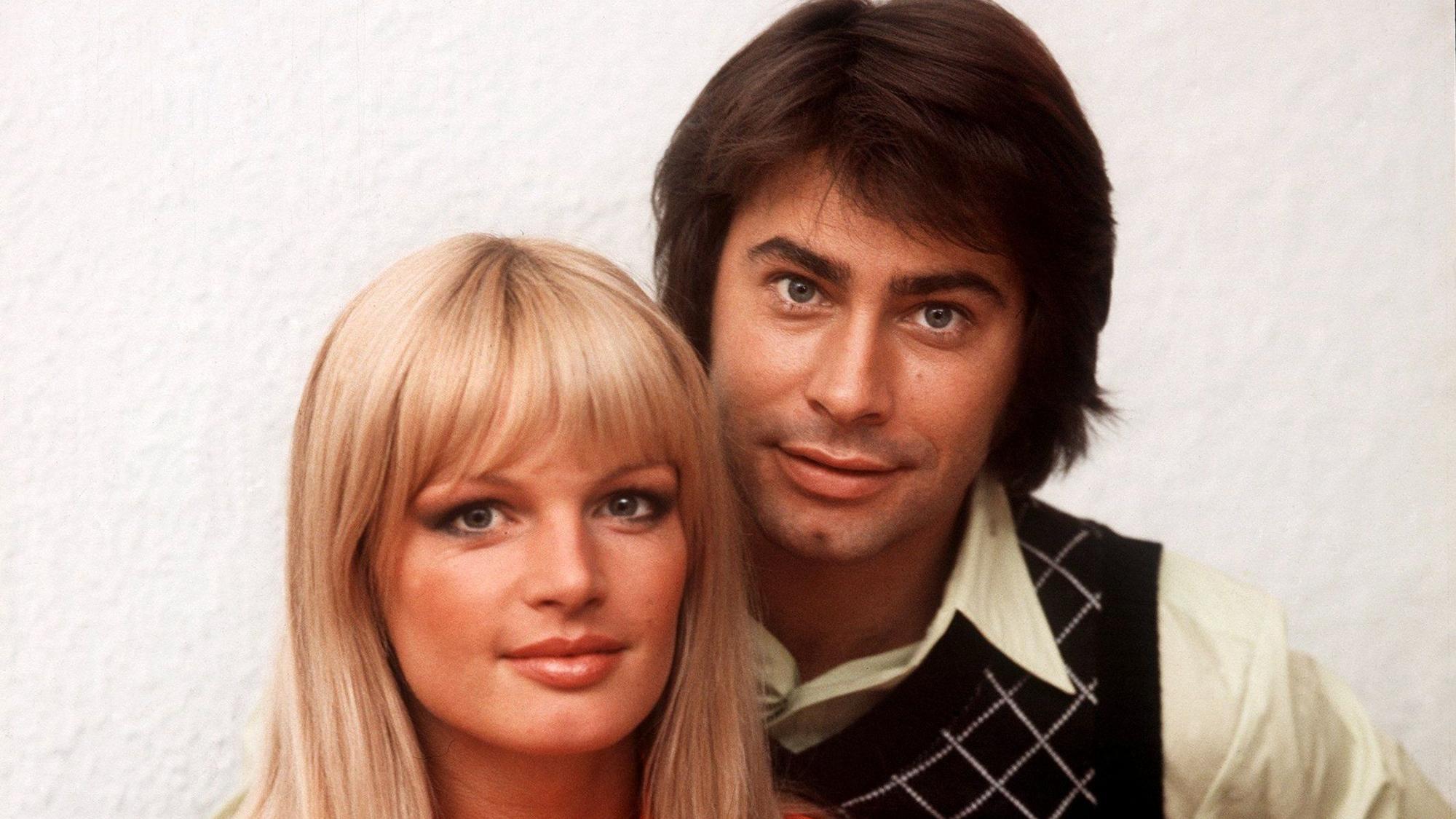 Das Archivbild von 1973 zeigt den Schlagersänger Roy Black mit seiner damaligen Ehefrau Silke Höllerich.