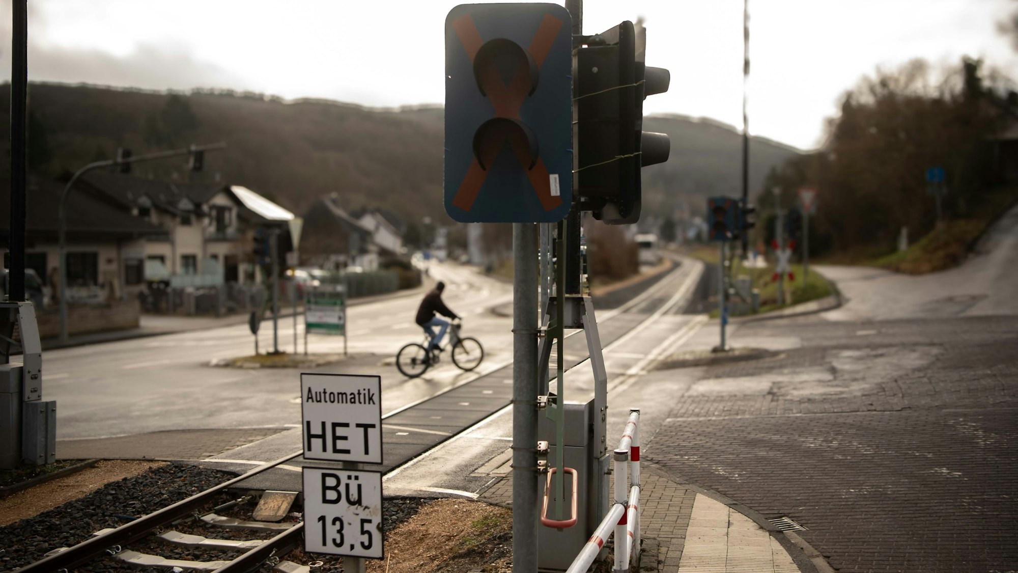 Das Bild zeigt Signaltechnik und Bahnübergänge in Bad Münstereifel.