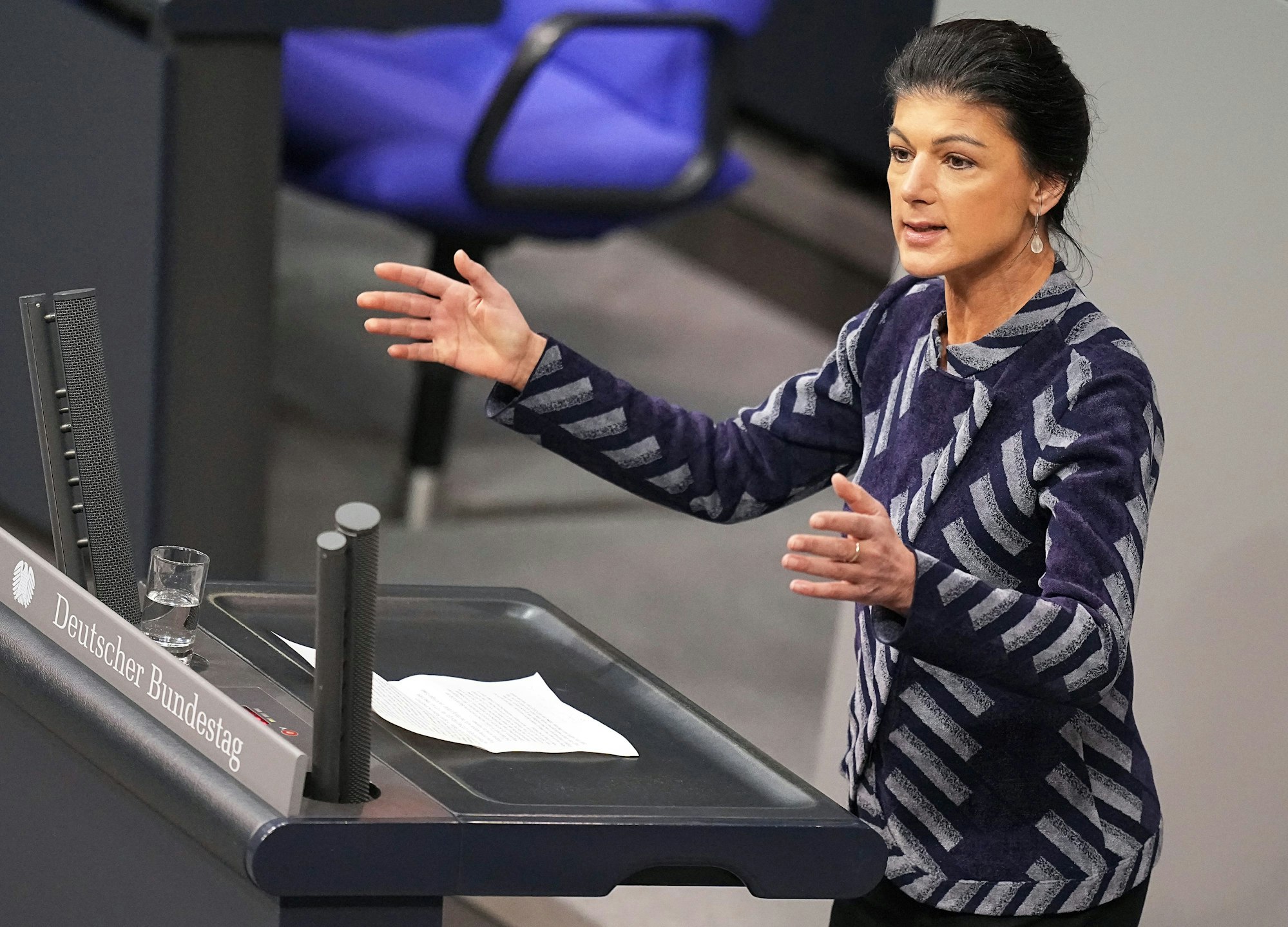 31.01.2025, Berlin: Sahra Wagenknecht, Bundesvorsitzende des Bündnis Sahra Wagenknecht (BSW), spricht während der Debatte im Plenarsaal im Bundestag. Im Bundestag soll unter anderem über das «Zustrombegrenzungsgesetz» der Union zur Eindämmung der Migration abgestimmt werden.